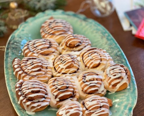 Maple Cinnamon Rolls with Christmas decorations - Pure Maple